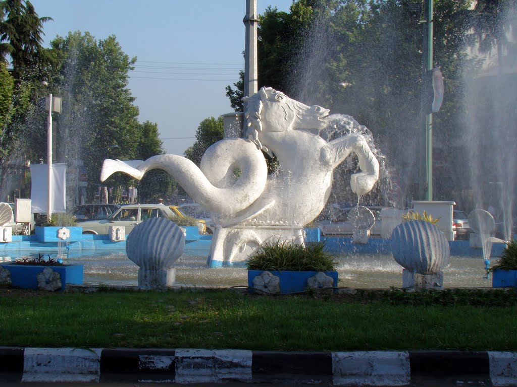 نگاه ایران - مجسمه اسب-ماهی چهارراه گلسار در جای خود باقی می ماند